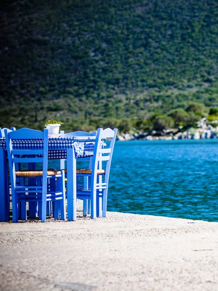 Open Café Outdoor-Restaurant in Griechenland an der Küste — Stockfoto