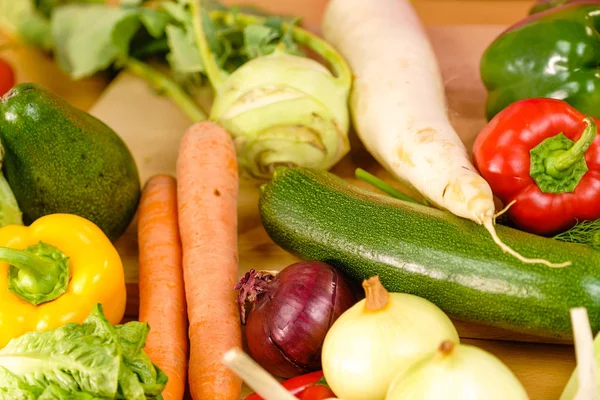 Vele gezonde kleurrijke groenten — Stockfoto