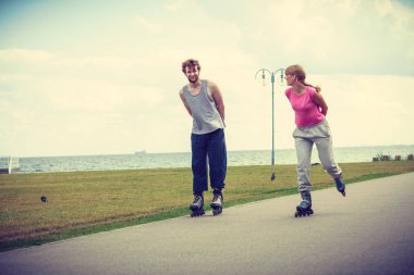 Zevk çift birlikte binmek. 