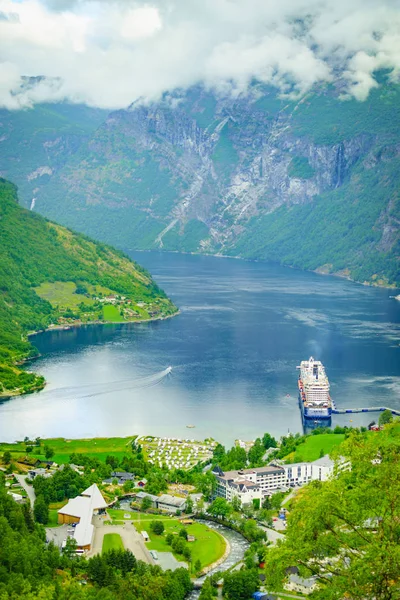 Ferryboat on fjord, Geiranger village Norway. — Stock Photo, Image