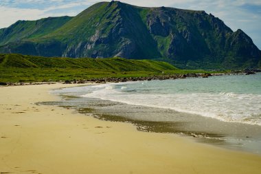 Deniz kıyısında kumlu plaj tatil Bleik Andoya Norveç