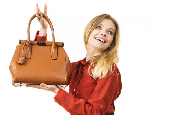 Móda žena s koženou kabelku — Stock fotografie