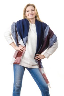 kadın giyiyor sıcak eşarp