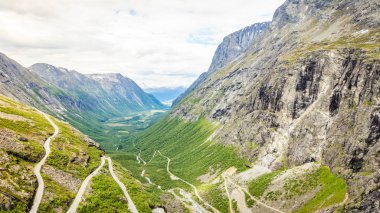 Troller yol Trollstigen dağ yolu Norveç'te