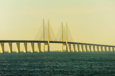İsveç ile Danimarka Öresund Köprüsü.