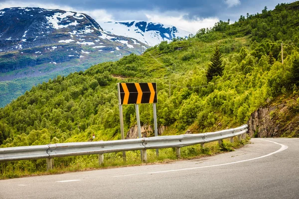 Úton az norvég hegységben — Stock Fotó