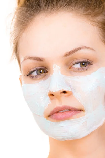 Meisje groene modder masker gezicht toepassen — Stockfoto