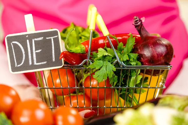 Backet de compras com legumes de dieta — Fotografia de Stock