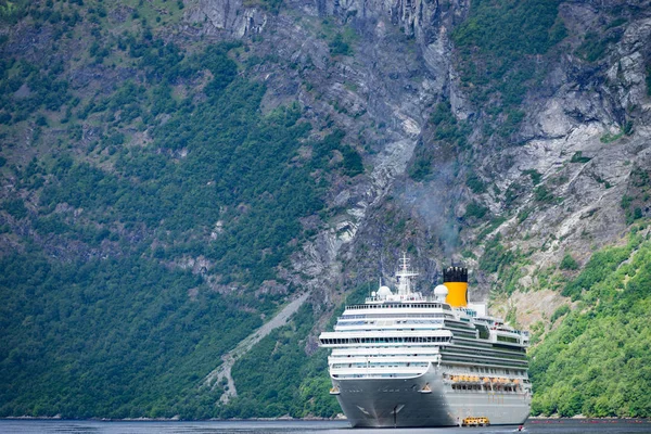 Ferry boat on fjord in Norway. — Stock Photo, Image