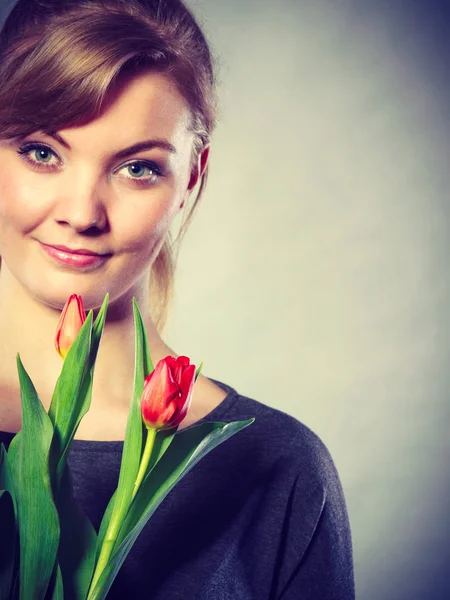 Glad tjej med boquet. — Stockfoto