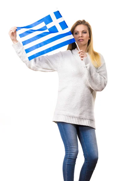 Mulher feliz segurando bandeira nacional grega — Fotografia de Stock