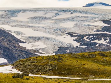 Buz buzullu dağlar. Road Sognefjellet, Norveç