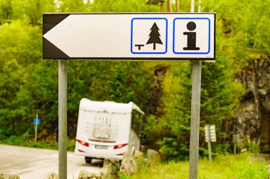 Rest area and tourist information sign clipart