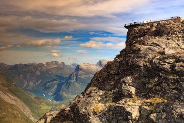 Dağlar peyzaj Dalsnibba bakış açısıyla, Norveç