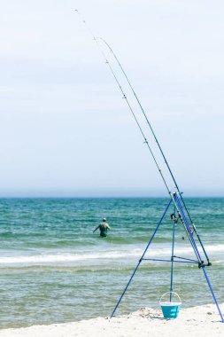 Olta yalnız deniz kıyısında bıraktı