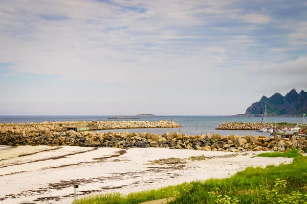 Fiskehamnen i Bleik byn, Andoya ö — Stockfoto