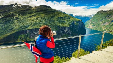 Turist alma fotoğraf fiyort Landscape, Norveç