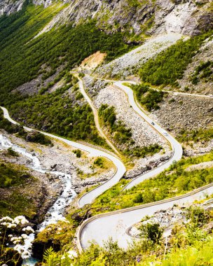 Norveç'te trollstigen dağ yolu