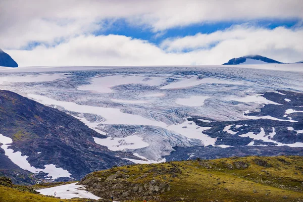 Montagnes avec glacier de glace. Road Sognefjellet, Norvège — Photo