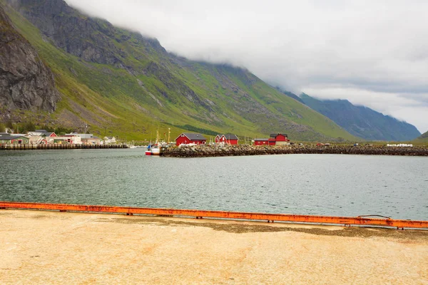 Norska fiskebyn Red Huts, Lofoten Norge — Stockfoto