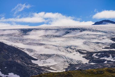 Buz buzullu dağlar. Road Sognefjellet, Norveç