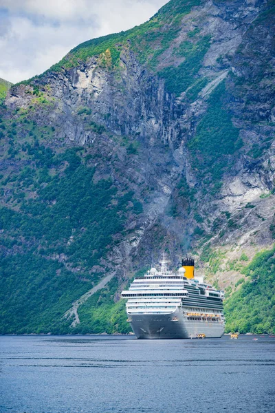 Ferry boat on fjord in Norway. — Stock Photo, Image