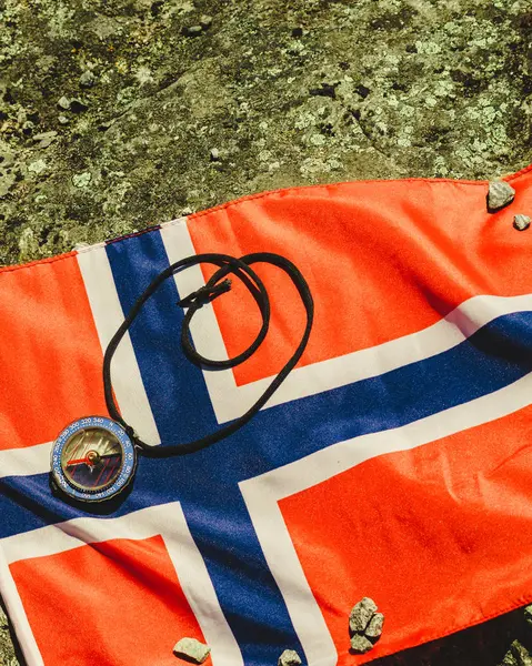 ノルウェーの旗のコンパス — ストック写真