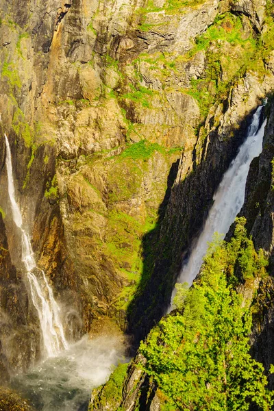 Cachoeira Voringsfossen, cânion Mabodalen Noruega — Fotografia de Stock