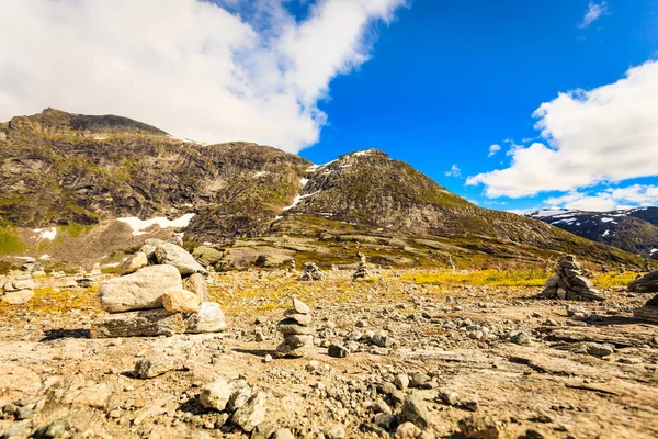 Montañas paisaje de roca a lo largo de Trollstigen, Noruega — Foto de Stock