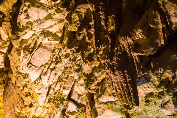 Függő és álló cseppkövek a barlang Dirou, Görögország — Stock Fotó