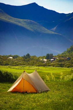 Doğa üzerine çadır, Lofoten Norveç