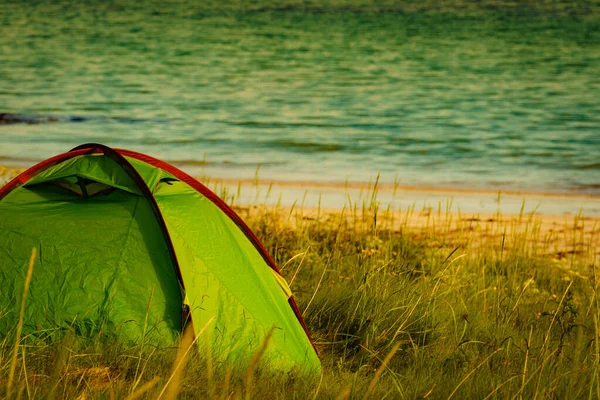 Tält på stranden Sea Shore, Lofoten Norge — Stockfoto