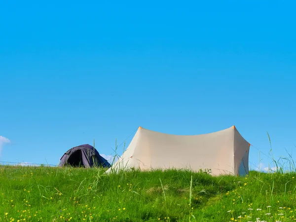 Zelt auf der Natur, erhabene Norwegen — Stockfoto
