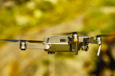 Drone doğaya karşı uçan