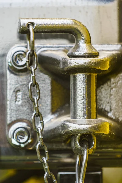 Detaillierte Nahaufnahme Von Schwarzem Metallgriff Auf Stahlwand Hintergrund Lkw Oder — Stockfoto