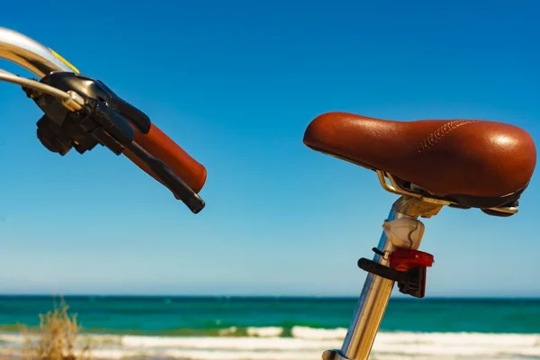 Female Bicycle Outdoor Parked Beach Sea Shore Seat Element Holidays — Stock Photo, Image