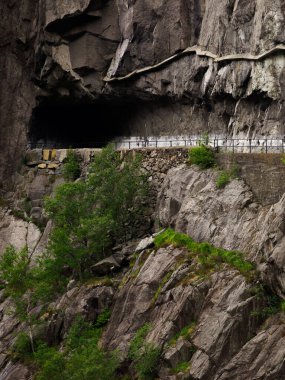 Norveç 'in taştan dağlarındaki eski tünel, Norveç İskandinavya