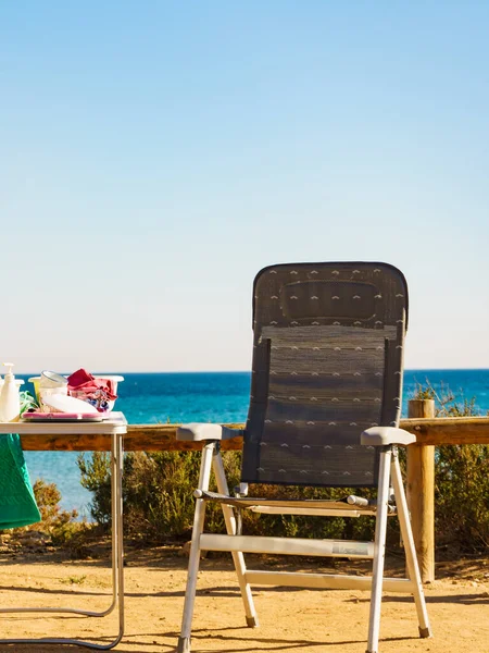 Turistické Stůl Židle Španělském Mořském Pobřeží Kempování Pobřeží Dovolená Cestování — Stock fotografie