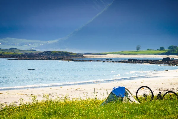 Tält Och Cykel Stranden Sommaren Camping Havets Strand Lofoten Skärgård — Stockfoto