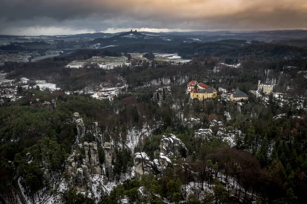 Hruba Skala Sousední Pískovec Skalní Město Které Táhne Trosky Castle — Stock fotografie