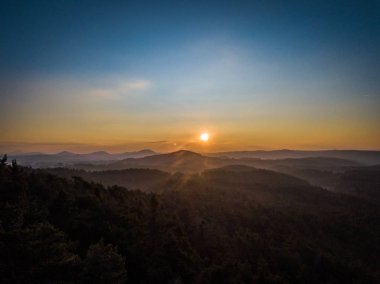Leylek görünüm noktası, kayalık bir kalenin en ufak kalıntıları olan, 6 metrelik kayalık kumtaşı Höyüğü tepenin üst kısmında bulunan kumtaşı bir yükseldir. Zirve doğanın iyi bir görünüm sağlar.