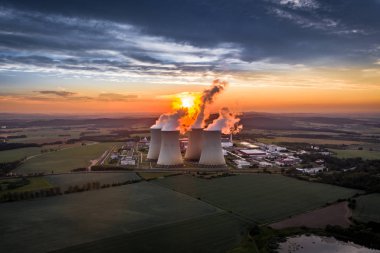 Temelin Nükleer Santrali. 2003 baharında Temelin Nükleer Santrali, 2160 Mw kurulu gücüyle Çek Cumhuriyeti'nin en büyük enerji kaynağı oldu..