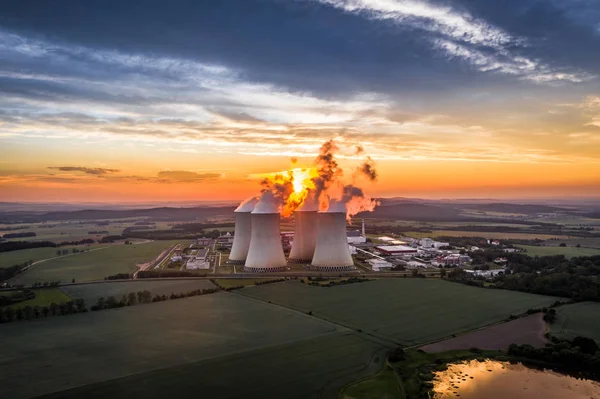 Temelin Atomerőmű 2003 Tavaszán Temelin Atomerőmű Maga 2160 Beépített Kapacitással — Stock Fotó