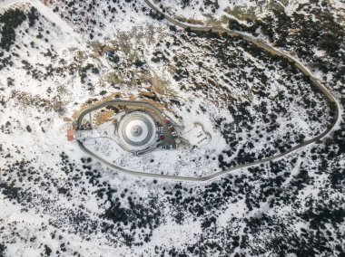 Jested, Çek Cumhuriyeti 'nin kuzeyindeki Liberec' in en yüksek dağ zirvesi (1,012 metre). Zirvede Jestedd Tower restoranı, otel ve televizyon kulesi var. Karayolu ya da teleferik ile ulaşılabilir.