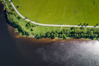 Lipno Rezervuarı, Çek Cumhuriyeti'nde Vltava Nehri boyunca inşa edilmiş bir baraj ve hidroelektrik santralidir. Bu alan dağlıktır ve Sumava Milli Parkı ve Doğa Koruma Alanı ile komşudur.