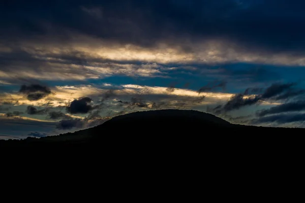 Rip Mountain Rip Hill Jest 459 Samotny Wzgórzu Wznoszącym Się — Zdjęcie stockowe