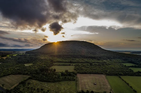 Rip Mountain Rip Hill 459 Osamělý Kopec Který Zvedá Středočeského — Stock fotografie