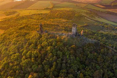 Hazmburk, Çek Cumhuriyeti 'nin Ceske Stredohori bölgesinde yer alan bir dağdır. Dağın tepesinde iki kule ve birkaç duvar parçasının bulunduğu bir ortaçağ kalesi var..