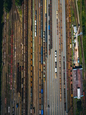 Ceska Trebova, Çek Cumhuriyeti 'nin en büyük üçüncü konteynır taşımacılık terminalidir. 13.8 hektarlık bir alanda 6000 konteynırın kullanımına olanak sağlıyor..