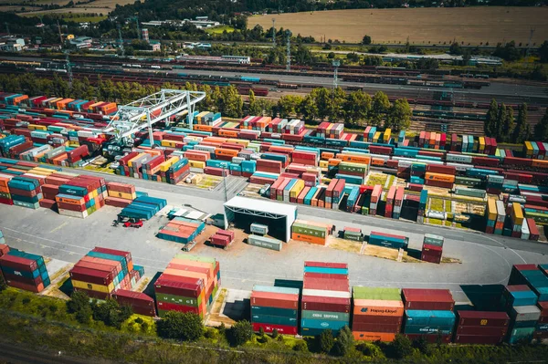 Ceska Trebova是捷克共和国第三大集装箱运输码头 它允许在13 8公顷土地上装卸多达6 000个集装箱 免版税图库图片
